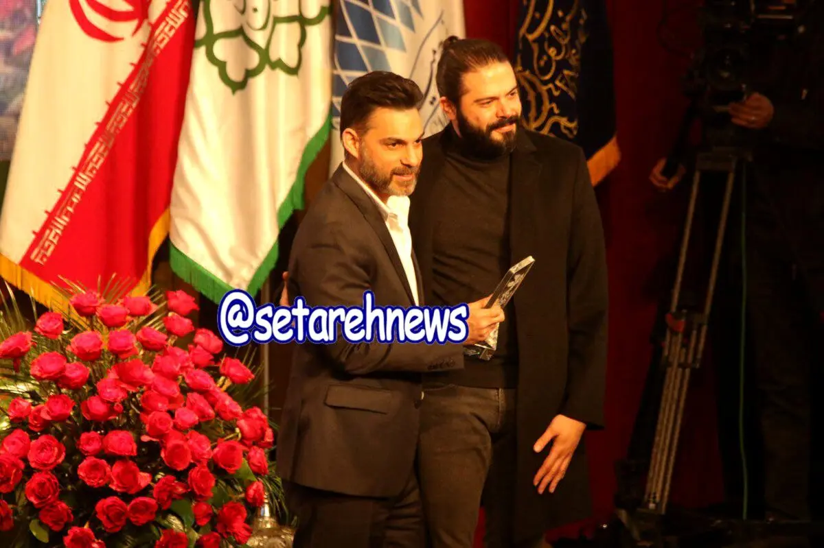 تصویری از تیپ پیمان معادی در اختتامیه جشنواره فجر