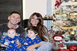 مسی و خانواده اش در انتظار بابانوئل! + عکس