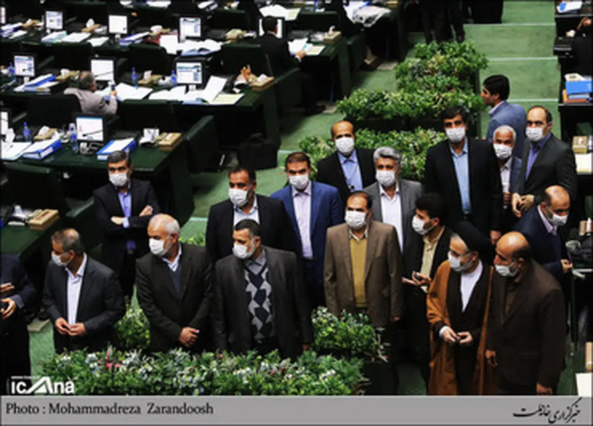 حضور نمایندگان خوزستان با ماسک ضدآلودگی در مجلس شورای اسلامی/تصاویر