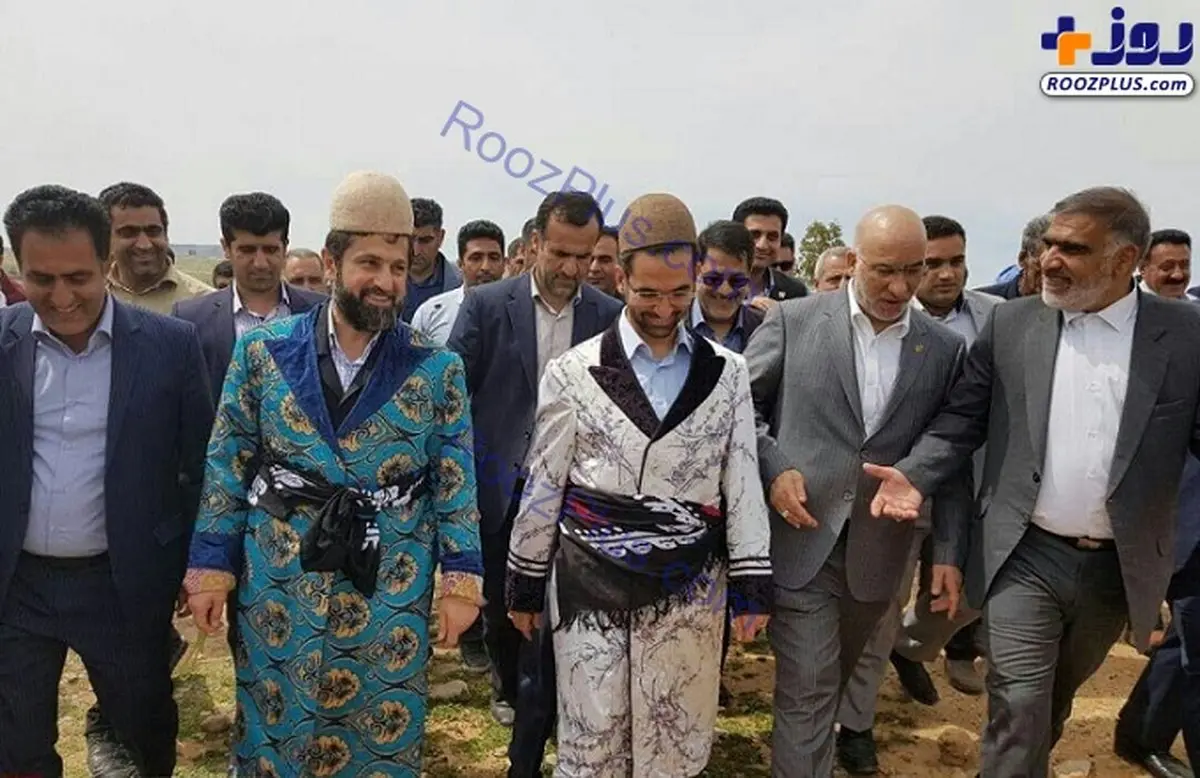 تصویری از وزیر ارتباطات با لباس محلی لری در اندیمشک