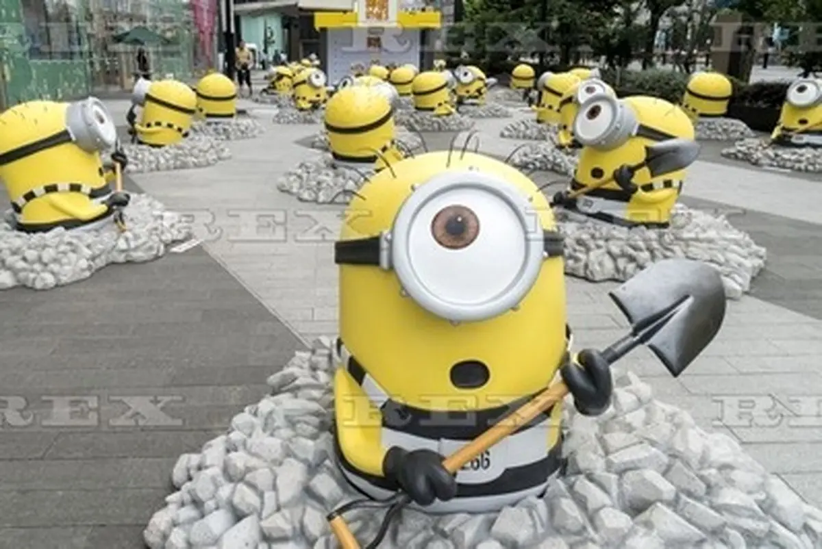 هجوم «مینیون‌ها» به یک مرکز خرید در شهر شانگهای چین/ تصاویر