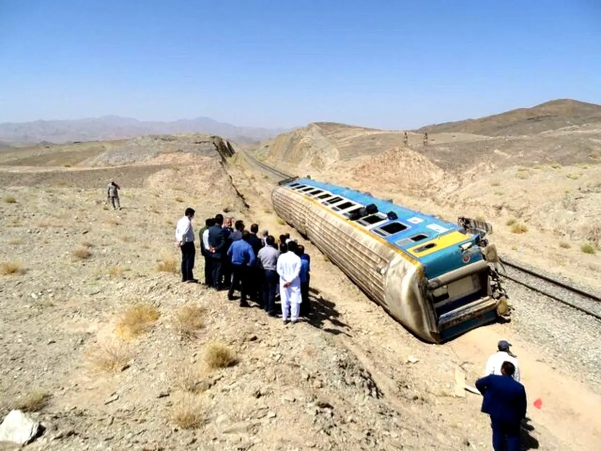 آخرین جزئیات حادثه قطار زاهدان - تهران / حدود ۱۷۰ پیچ از ریل باز شده بوده