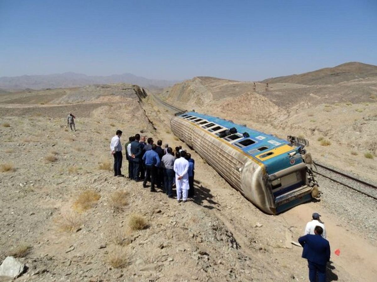 آخرین جزئیات حادثه قطار زاهدان - تهران / حدود ۱۷۰ پیچ از ریل باز شده بوده