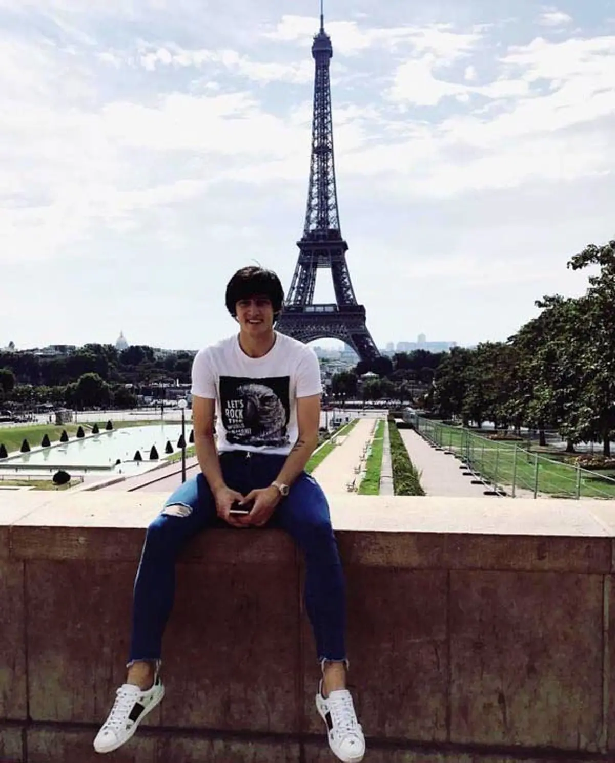 تیپ سردار آزمون در پاریس + عکس