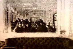 سلفی ناصرالدین شاه با همسرانش/ عکس