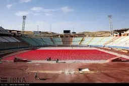 زمین چمن ورزشگاه یادگار امام تبریز قرمز شد!/عکس