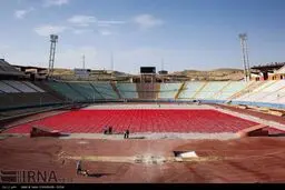 زمین چمن ورزشگاه یادگار امام تبریز قرمز شد!/عکس