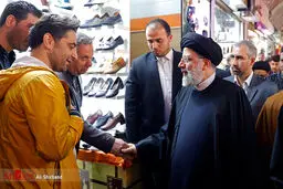 عکس / رئیس دستگاه قضا در کفش فروشی!