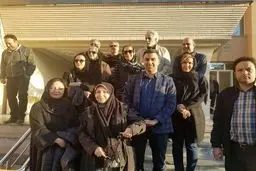 هنرمندان برای همدردی با زلزله‌‍زدگان وارد کرمانشاه شدند/عکس