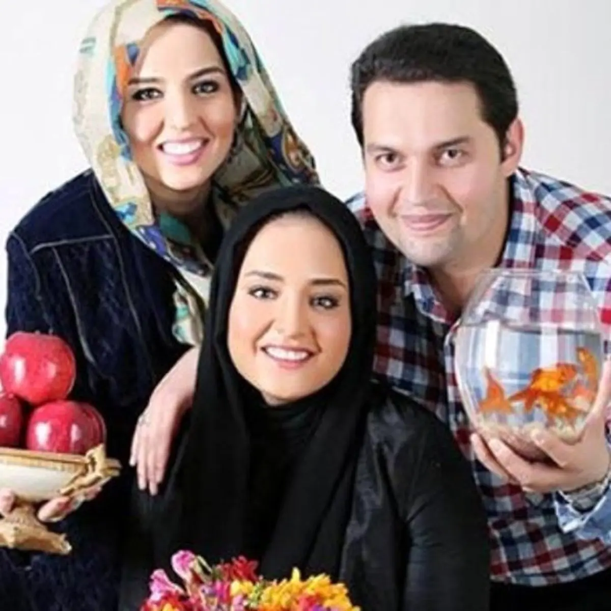 عکس/ استقبال نرگس محمدی و خانواده اش از عید نوروز
