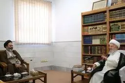 آیت الله مکارم شیرازی: زائران حج به مقدسات عربستان احترام بگذارند