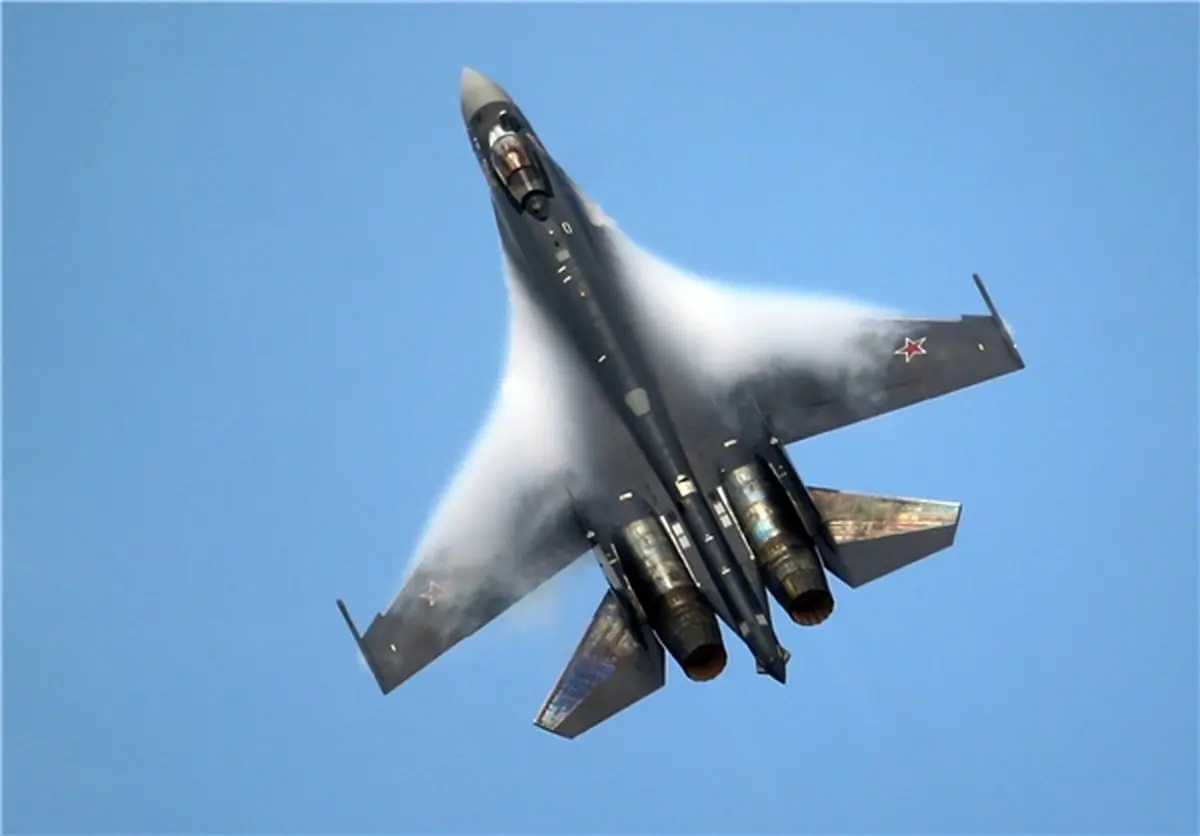 سوخو-۳۵ چشمان خریداران را خیره کرد