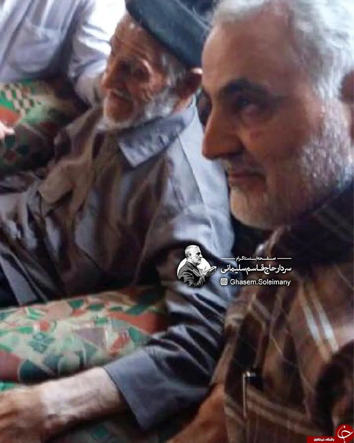 عکسی از سردار سلیمانی در کنار پدرش