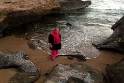 تصویر دیدنی از خانم بازیگر لب دریا!