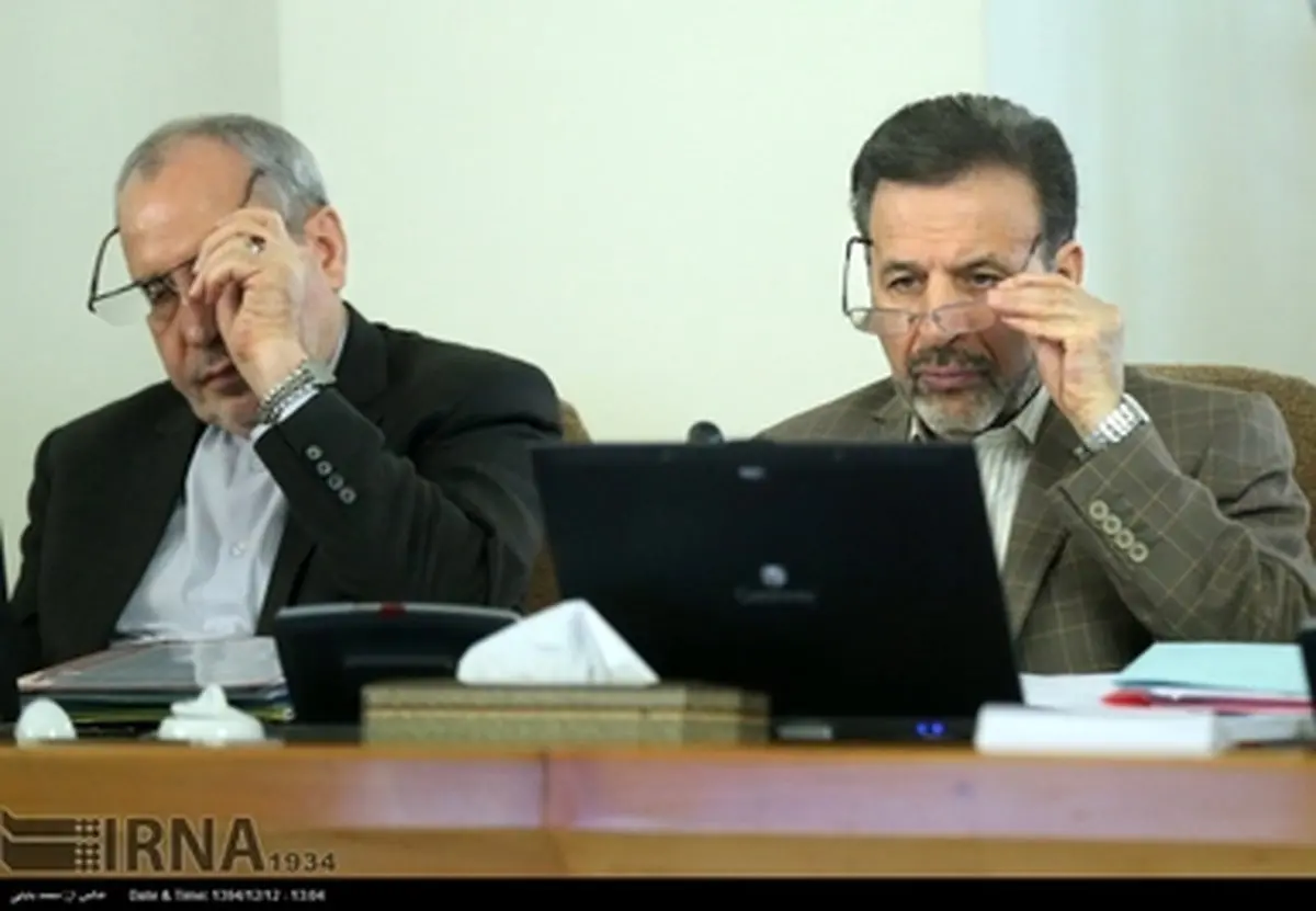 حواشی جالب جلسه هئیت دولت/ از اخم وزیر دفاع تا خنده صالحی