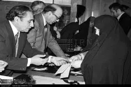 روایت تصویری از 12 فروردین 1358؛ روز جمهوری اسلامی