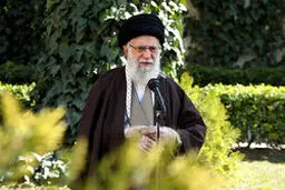 ۱۱ دقیقه سخنرانی متفاوت رهبر انقلاب در روزهای شیوع کرونا