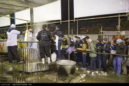 توزیع ۸۰ تن آش صلواتی در شیراز/ عکس