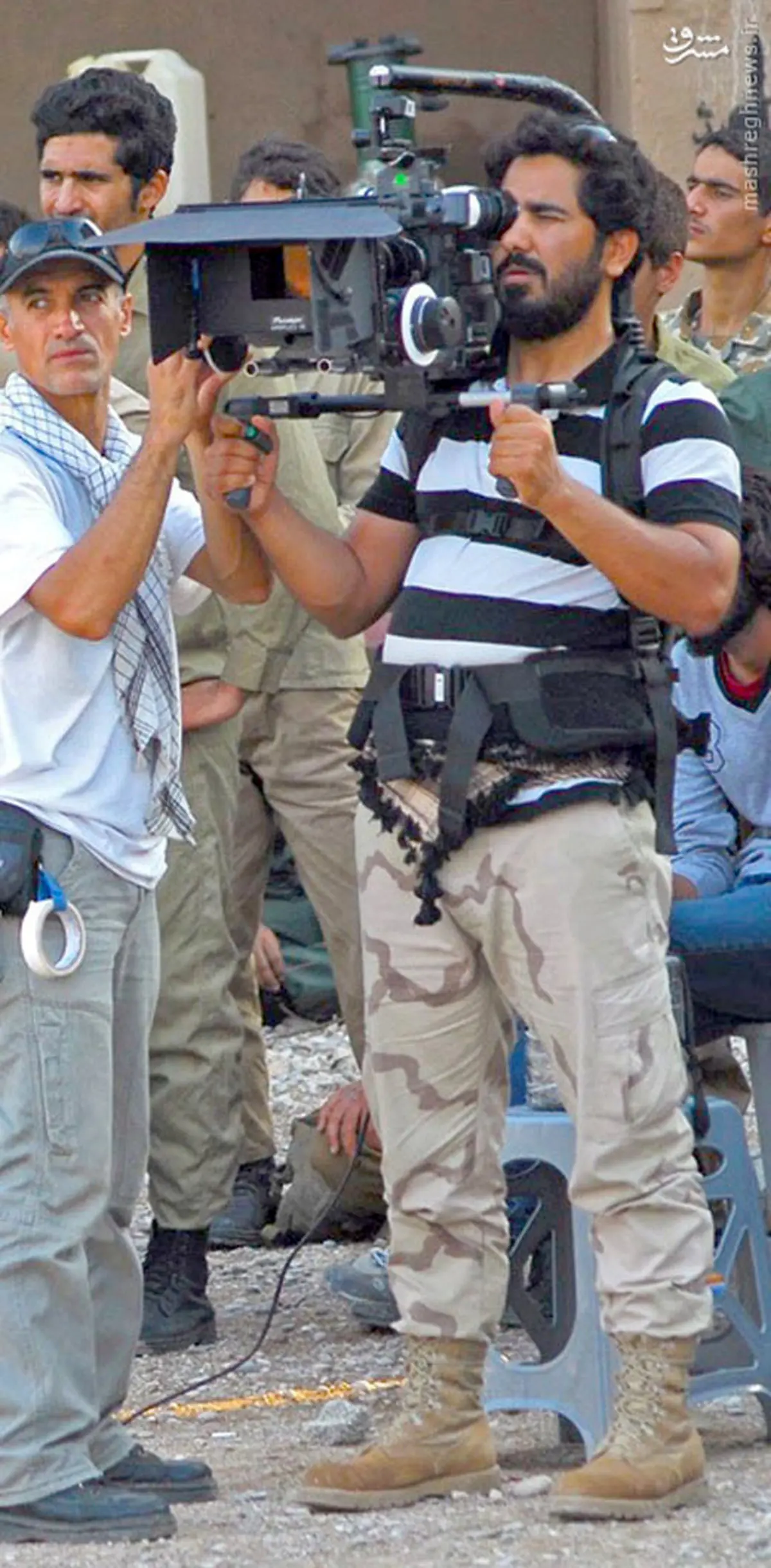 تیپ نظامی یک فیلمبردار/عکس