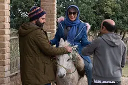 عکسی از خانم بازیگر روی الاغ!
