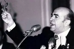 آیا امام با اعدام هویدا مخالف بودند؟