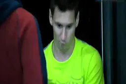 لئو مسي اندوهگين در فرودگاه بارسلونا(عکس)