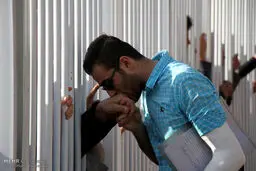 تصاویری احساسی از اعزام مشمولان به خدمت سربازی و گریه مادران