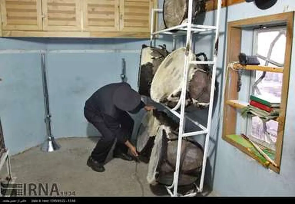 تصاویر زیبا از مراسم نقاره زنی در حرم رضوی