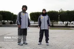 جابجایی سه خودرو با دندان توسط دختر ۱۶ ساله اهوازی/تصاویر