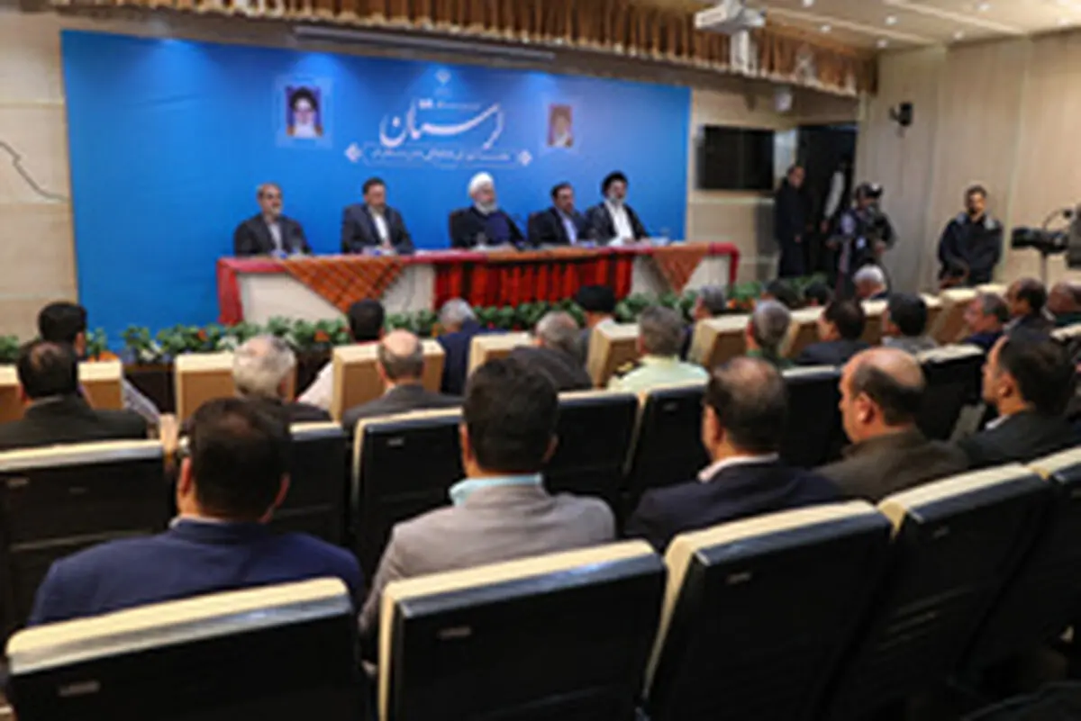 روحانی: تمام امکانات دولتی و عمومی در خدمت اسکان موقت و مناسب باشند/ دولت اجاره مسکن موقت آسیب دیدگان را خواهد پرداخت/ برنامه های بازسازی باید بر مبنای تکرار سیل تدوین شود
