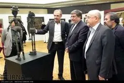 بازدید وزیر ارشاد از نمایشگاه چهارمین حراج تهران/تصاویر