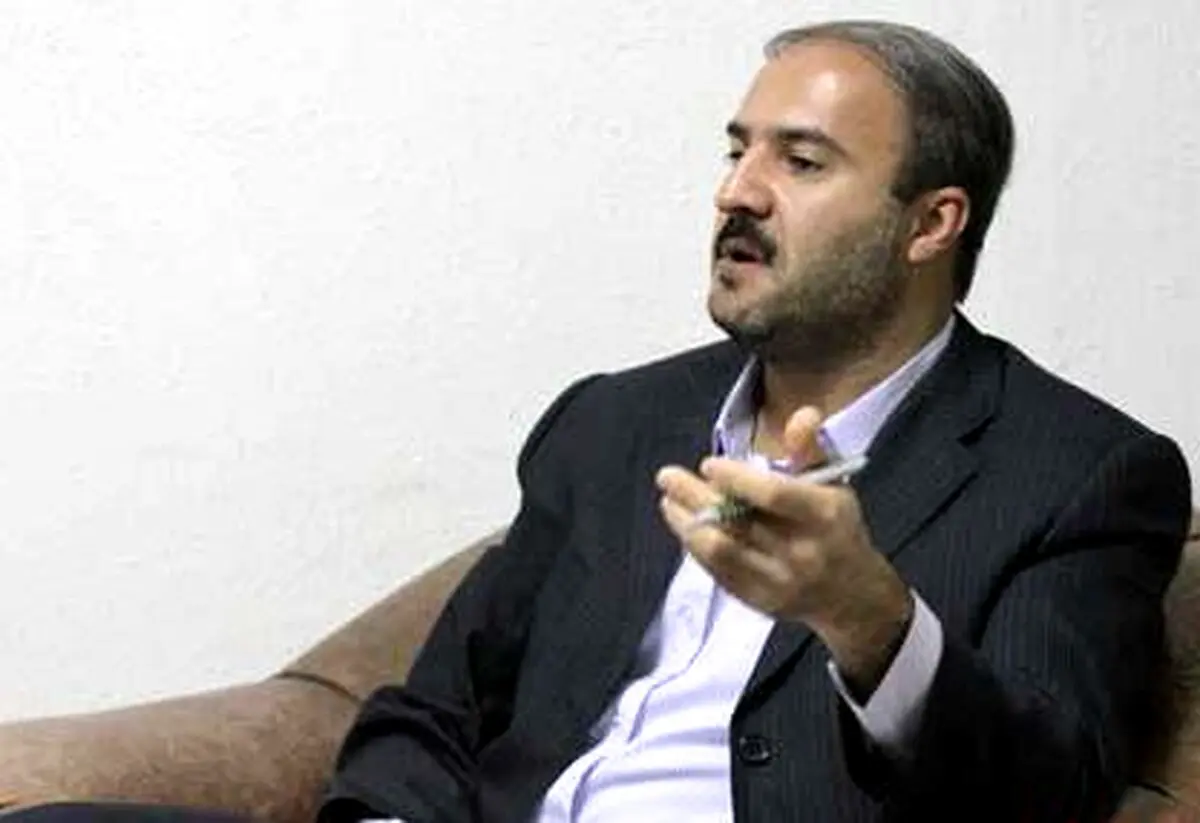 قنبری در گفت‌وگو با «نامه‌نیوز» : قالیباف به دلیل هراس از باخت از صحنه انتخابات کنار رفت /اگر احتمال پیروزی می‌داد،‌کنار نمی‌کشید/ او هنوز هم مشاوره اشتباه می‌گیرد/ قالیباف روی صندلی شهرداری آرام و قرار نداشت