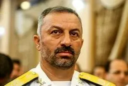 توضیحات امیر دریادار کاویانی درباره حضور ناو آبراهام لینکن در منطقه