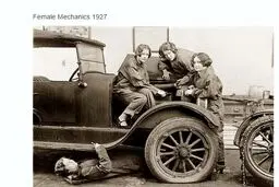 وقتی زنان مکانیک‌ بودند _1927 /عکس