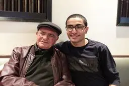 وقتی پسر شجریان برای همدردی با پدرش موهایش را می‌تراشد/عکس