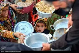 تهیه و توزیع غذای نذری در مناطق محروم جنوب استان کرمان / تصاویر