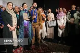 تیپ متفاوت کتایون ریاحی در یک مراسم/عکس