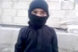 کوچک‌ترین عضو مسلح داعش/تصویر
