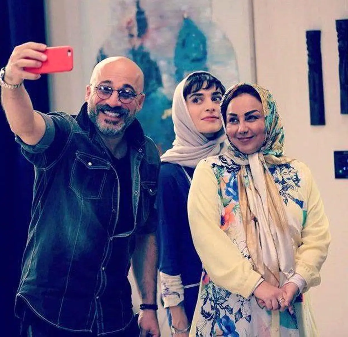 سلفی امیر آقایی در کنار بهنوش بختیاری و اندیشه فولادوند/عکس