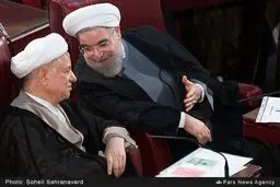 صحبت های درگوشی هاشمی و روحانی/عکس