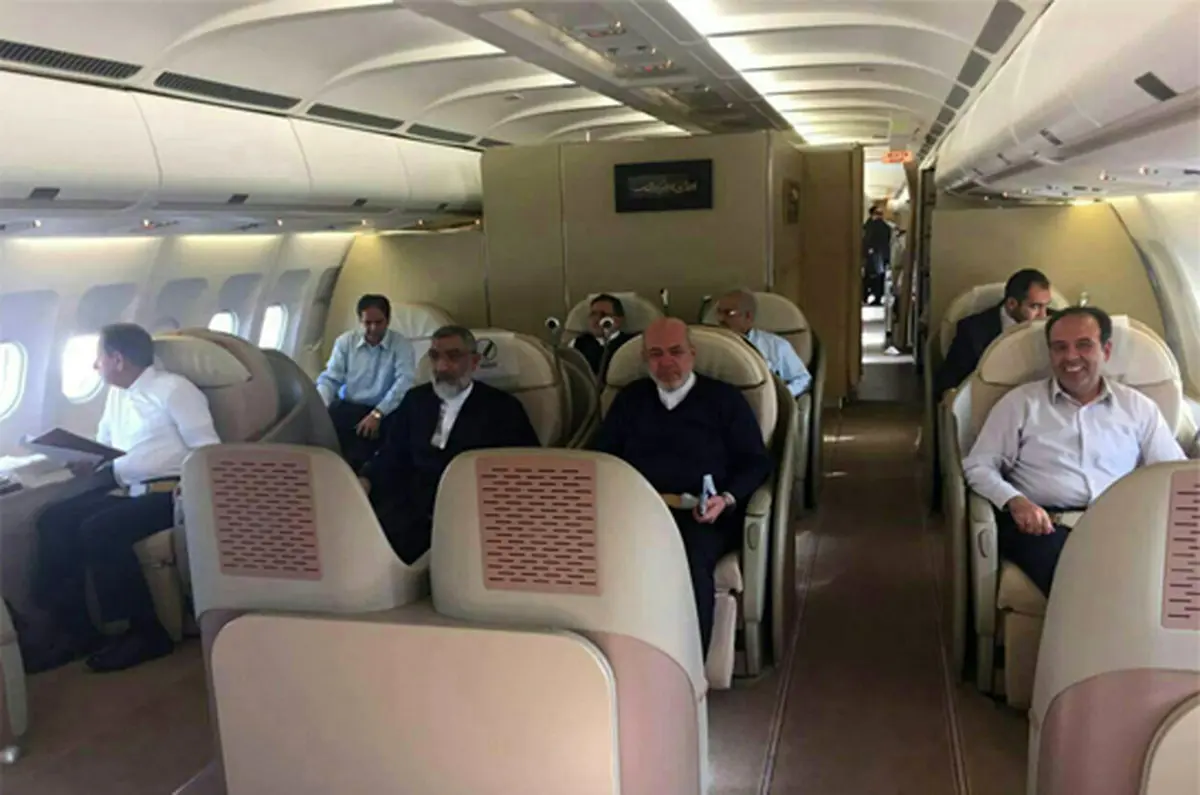 هواپیمای حامل معاون اول و وزرای دولت یازدهم در سفر به الجزایر