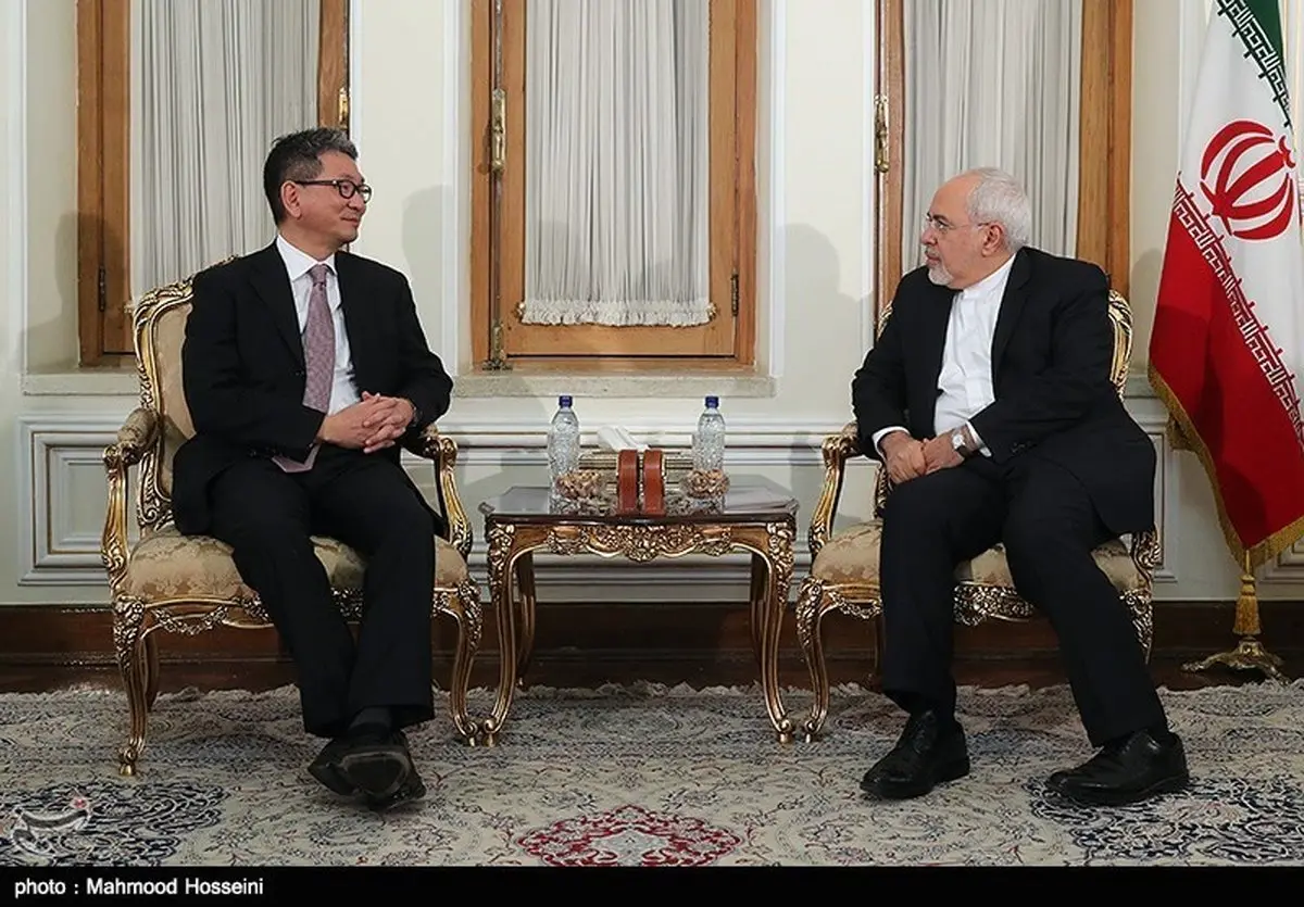 دیدار معاون وزیر امور خارجه ژاپن با ظریف/ تصاویر