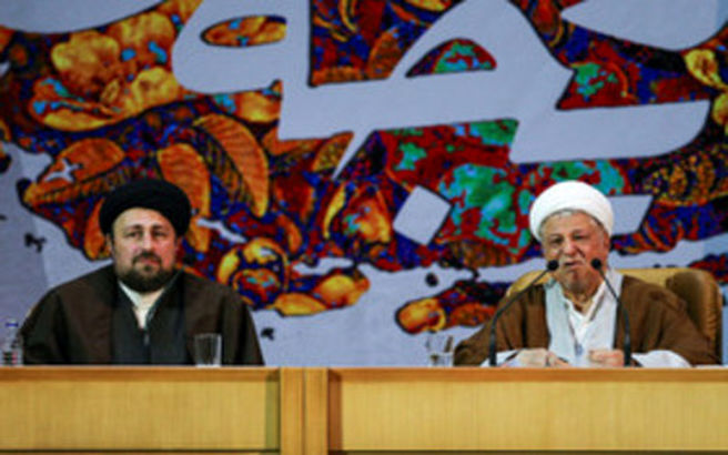 تصاویر سخنرانی آیت الله هاشمی رفسنحانی در همایش بزرگداشت بانوی انقلاب "خدیجه ثقفی"