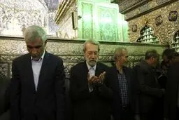 لاریجانی در حرم حضرت شاهچراغ(ع)/عکس