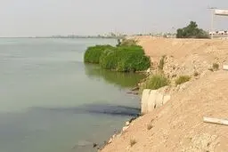 عکس / ورود پسماند پالایشگاه آبادان به رود اروند