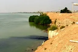 عکس / ورود پسماند پالایشگاه آبادان به رود اروند