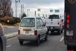 پراید هاچ بک در بزرگراه‌های آمریکا/ عکس