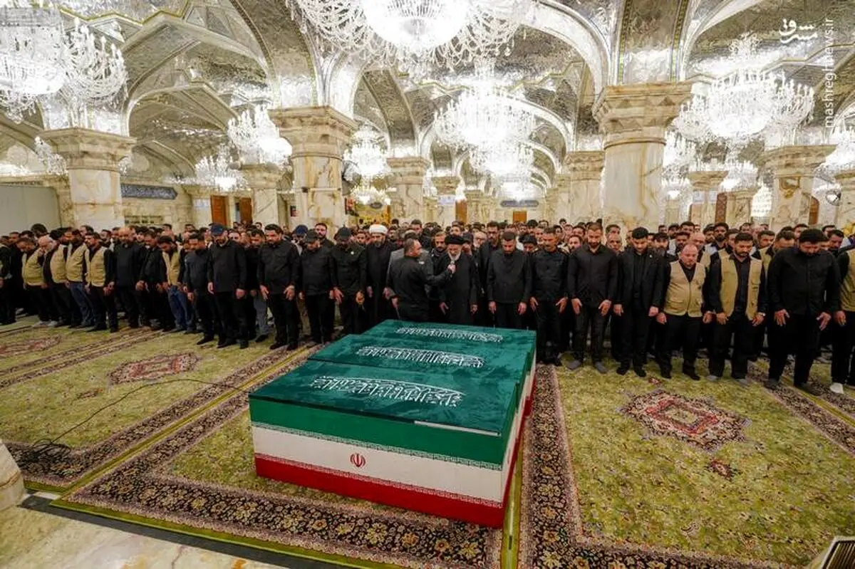 تصاویر اقامه نماز و طواف پیکر آقای شهید در نجف اشرف