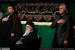 سردار قاسم سلیمانی، شب گذشته در مراسم عزاداری در حسینیه امام خمینی/ عکس