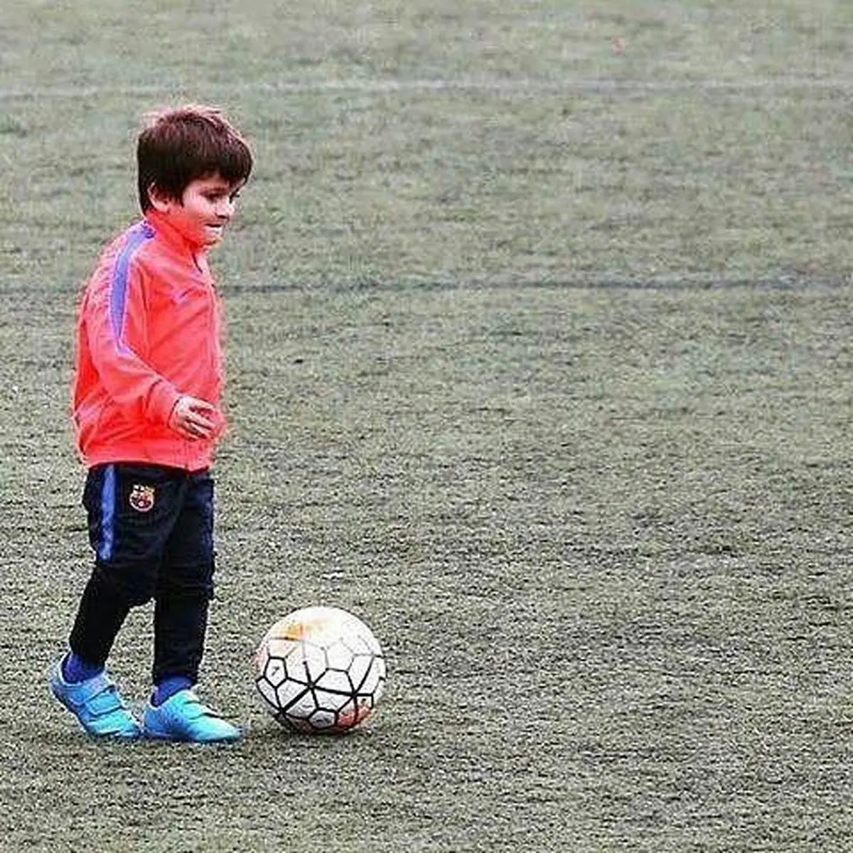 پسر مسی هم پا به توپ شد!/عکس